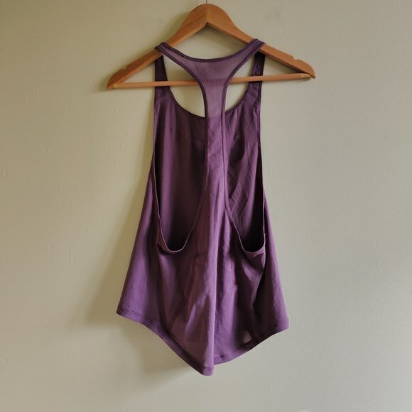 NIKE TANK TOP Flow Gold Logo PURPLE WOMENS SIZE XS ATHLETIC YOGA RUNNING HIKING - Picture 3 of 5